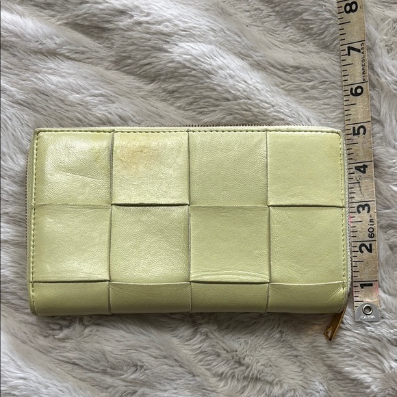 Bottega Veneta cassette zip Wallet - Picture 3 of 12